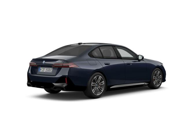 BMW 5-SERIE Sedan 530e M Sport Edition | M Sportpakket Pro | Innovation Pack | Travel Pack | Comfort Pack