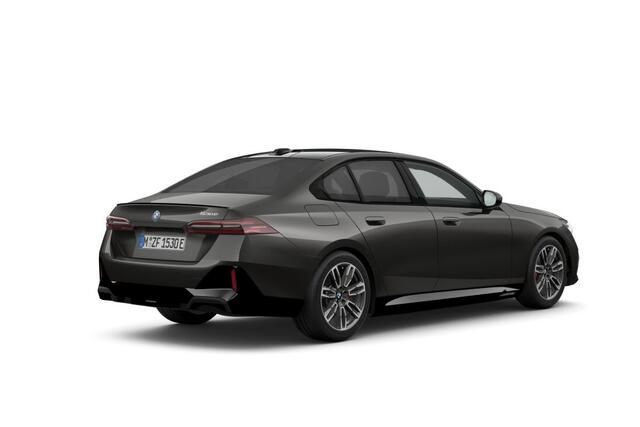 BMW 5-SERIE Sedan 530e M Sport Edition | M Sportpakket Pro | Innovation Pack | Travel Pack | Comfort Pack