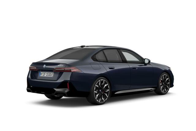 BMW 5-SERIE Sedan 530e M Sport Edition | M Sportpakket Pro | Innovation Pack | Travel Pack | Comfort Pack