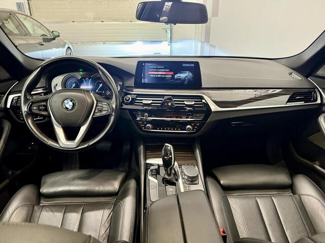 BMW 5-SERIE 530e iPerformance High Executive 18'' LMV / Pano / Leer