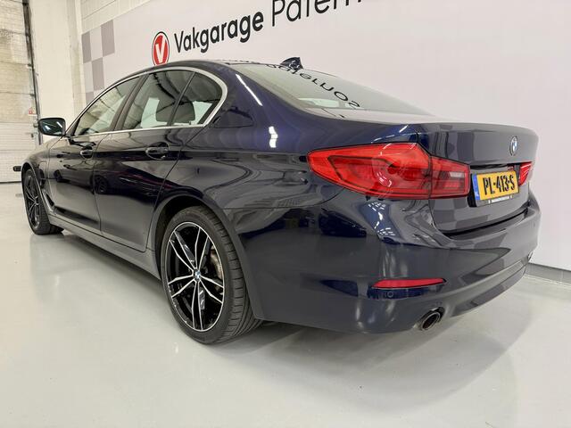 BMW 5-SERIE 530e iPerformance High Executive 18'' LMV / Pano / Leer