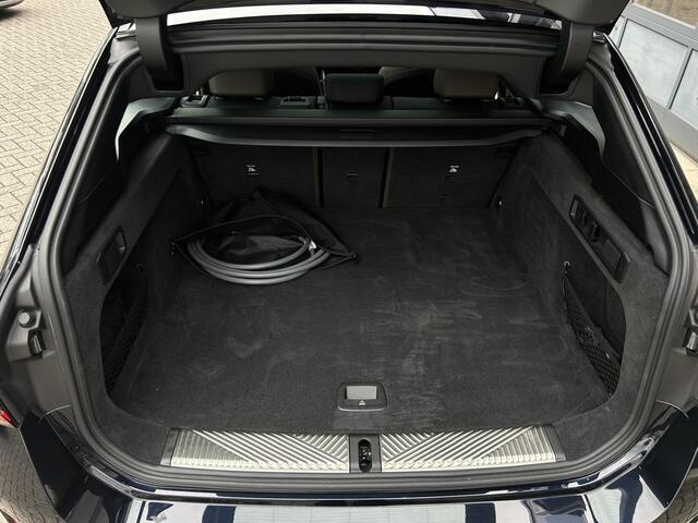 BMW 5-SERIE Touring 550e xDrive | Panoramadak | Head-Up