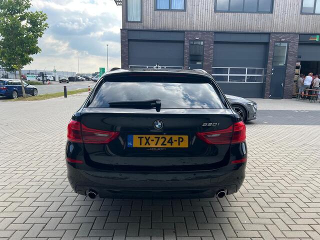 BMW 5-SERIE 520i High Executive Leder / Clima / Cruise / Trekhaak / NAP