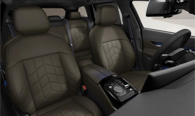 BMW 5-SERIE Touring 550e xDrive - M-Sport Pro - Comfortzetels - Pano - Trekhaak - Head-up