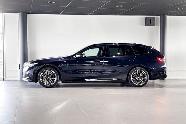 BMW 5-SERIE Touring 530e M Sport Edition | M Sport | Stoelventilatie | Head-Up Display | Harman Kardon | Trekhaak |