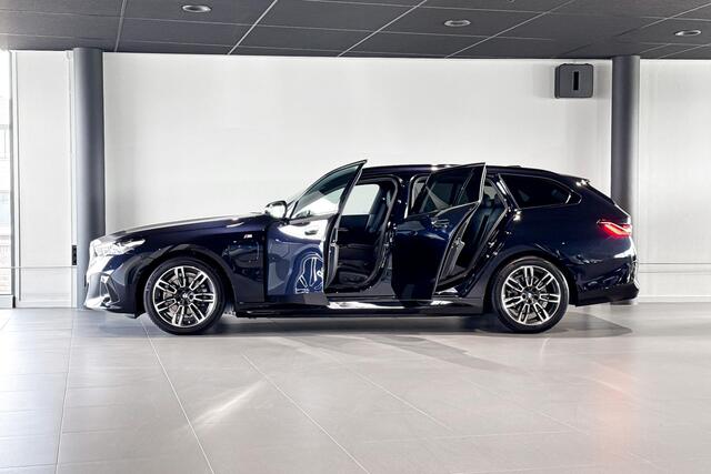 BMW 5-SERIE Touring 530e M Sport Edition | M Sport | Stoelventilatie | Head-Up Display | Harman Kardon | Trekhaak |