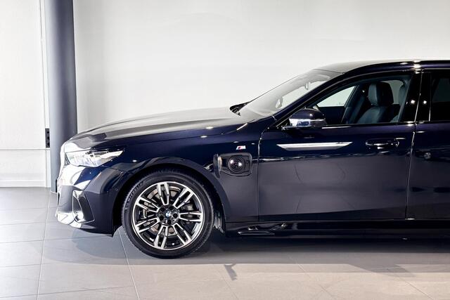 BMW 5-SERIE Touring 530e M Sport Edition | M Sport | Stoelventilatie | Head-Up Display | Harman Kardon | Trekhaak |