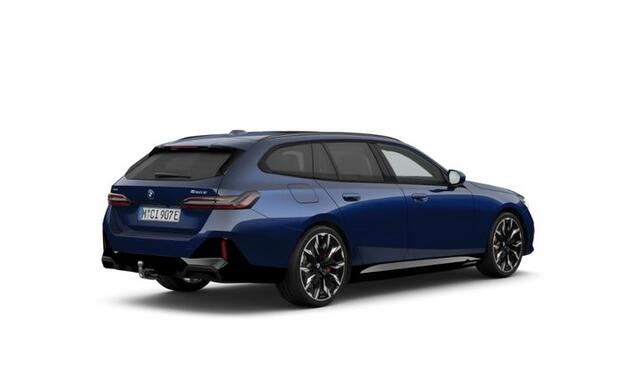 BMW 5-SERIE Touring 550e xDrive | Bowers & Wilkins | 21" | M-Pro | Panorama | Stoelventilatie | Rode remmen