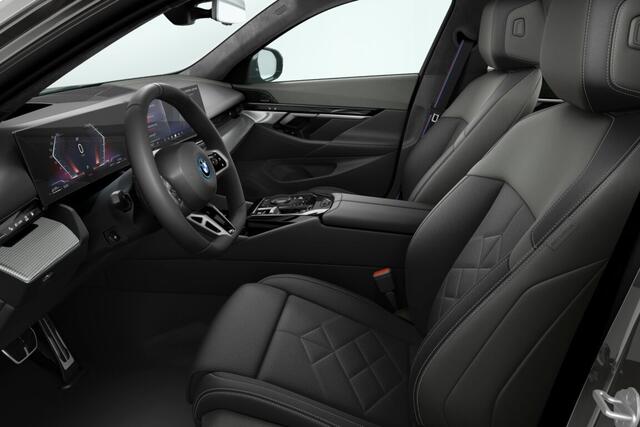 BMW 5-SERIE Touring 530e M Sport Pro Edition | M Sportpakket Pro | Innovation Pack | Travel Pack | Comfort Pack