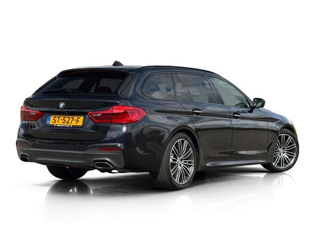 BMW 5-SERIE Touring 520i M-Sport ? Pano ? Trekhaak ? Camera