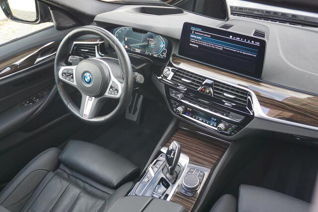 BMW 5-SERIE Touring 530e High Executive | M pakket | PANO | Laser