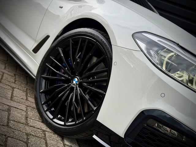 BMW 5-SERIE Touring 540i xDrive M-PERF. PANO|360|HUD|STOELVENT|4WLSTURING