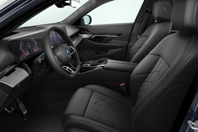 BMW 5-SERIE Touring 530e M Sport Pro Edition | M Sportpakket Pro | Innovation Pack | Travel Pack | Comfort Pack | Trekhaak