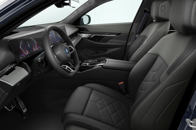 BMW 5-SERIE Touring 530e M Sport Pro Edition | M Sportpakket Pro | Innovation Pack | Travel Pack | Comfort Pack