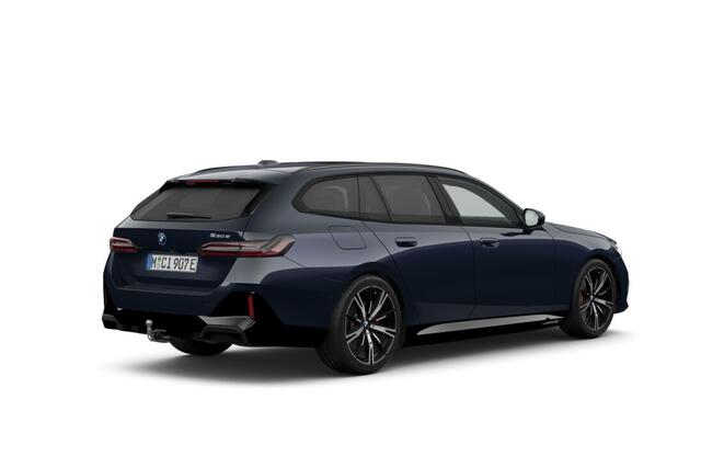 BMW 5-SERIE Touring 530e M Sport Pro Edition | M Sportpakket Pro | Innovation Pack | Travel Pack | Comfort Pack | Trekhaak