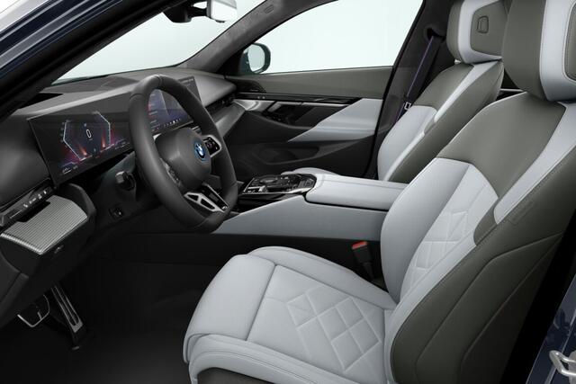 BMW 5-SERIE Touring 530e M Sport Pro Edition | M Sportpakket Pro | Innovation Pack | Travel Pack | Comfort Pack | Trekhaak