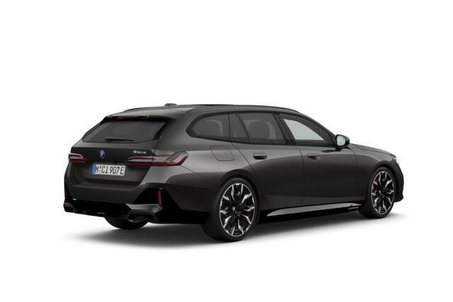 BMW 5-SERIE Touring 530e M Sport Edition | M Sportpakket Pro | Innovation Pack | Travel Pack | Comfort Pack