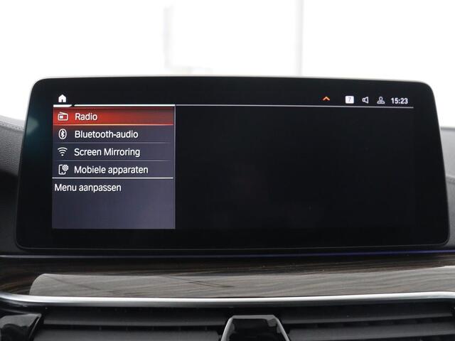 BMW 5-SERIE Touring 520i High Executive Edition | Leder | Elektrische stoelen | Stoelverwarming | Cruise control | Sfeer verlichting | Carplay | Climate control | Camera | Park assist | Trekhaak