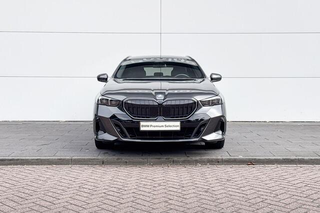 BMW 5-SERIE Touring 530e | M-Sport PRO | Trekhaak | Driving Assistant Plus | Innovation pack