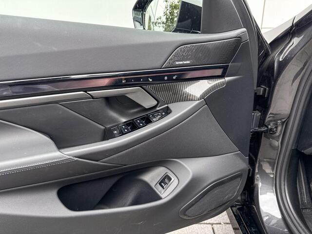 BMW 5-SERIE Touring 530e | M-Sport PRO | Trekhaak | Driving Assistant Plus | Innovation pack