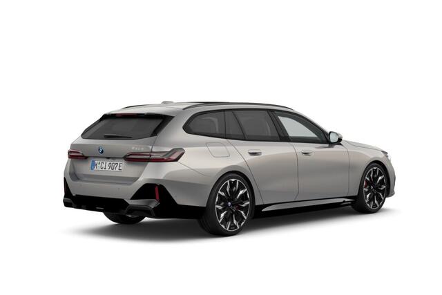 BMW 5-SERIE Touring 530e M Sport Pro Edition | M Sportpakket Pro | Innovation Pack | Travel Pack | Comfort Pack