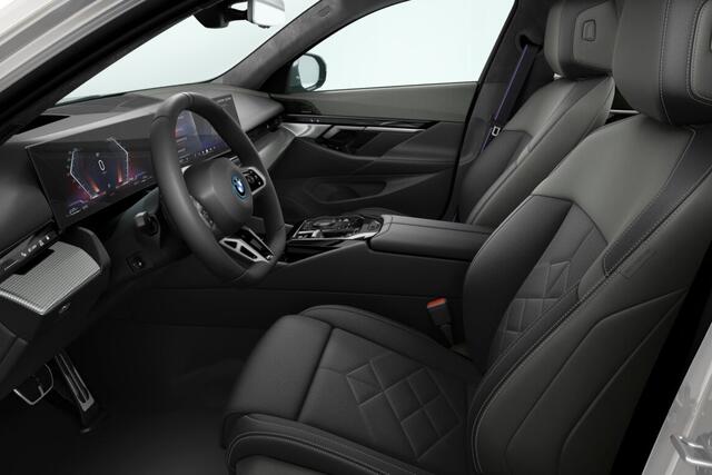BMW 5-SERIE Touring 530e M Sport Pro Edition | M Sportpakket Pro | Innovation Pack | Travel Pack | Comfort Pack