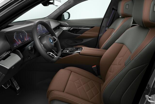 BMW 5-SERIE Touring 550e xDrive M Sport Pro Edition | M Sportpakket Pro | Innovation Pack | Travel Pack | Comfort Pack
