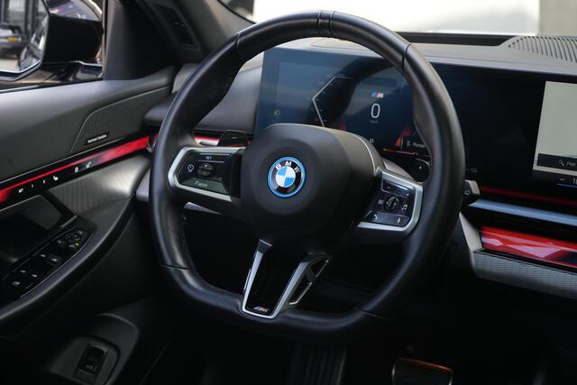 BMW 5-SERIE Touring 530e M Sport High Executive 300pk Panoramadak/HarmanKardon/360Camera