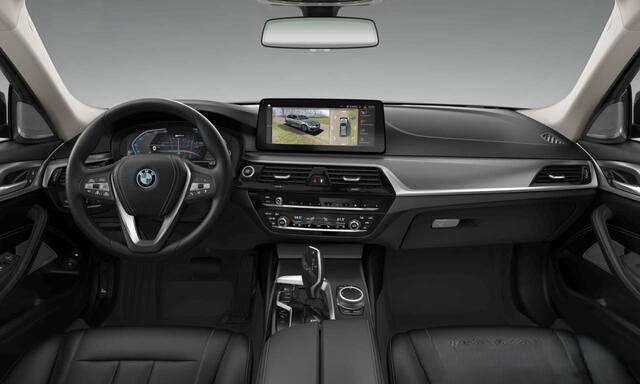 BMW 5-SERIE Touring 530e xDrive Business Edition Plus | Harman Kardon | Stoelverwarming | Head-Up Display | 360 Camera | Adaptive Cruise Control | Keyless | Laser LED | Driving Assistant Professional | Navigatie | Apple Carplay | Berninagrau Ber