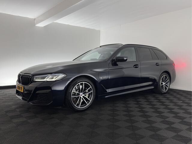 BMW 5-SERIE Touring 530e xDrive Business Edition Plus M-Sportpack (Plug-in) {SoH-96%} (INCL.BTW) *PANO | HEAD-UP | LEATHER | FULL-LED | MEMORY-PACK | HARMAN/KARDON | BLINDSPOT | DIGI-COCKPIT | CAMERA | NAVI-FULLMAP | PRIVACY-GLASS | SHIFTPADDLES | ECC | PDC | 18''ALU