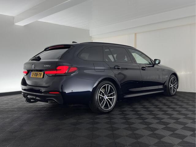 BMW 5-SERIE Touring 530e xDrive Business Edition Plus M-Sportpack (Plug-in) {SoH-96%} (INCL.BTW) *PANO | HEAD-UP | LEATHER | FULL-LED | MEMORY-PACK | HARMAN/KARDON | BLINDSPOT | DIGI-COCKPIT | CAMERA | NAVI-FULLMAP | PRIVACY-GLASS | SHIFTPADDLES | ECC | PDC | 18''ALU