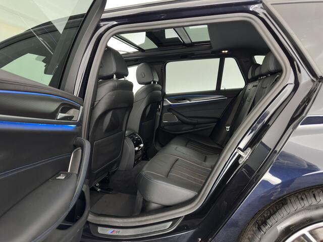 BMW 5-SERIE Touring 530e xDrive Business Edition Plus M-Sportpack (Plug-in) {SoH-96%} (INCL.BTW) *PANO | HEAD-UP | LEATHER | FULL-LED | MEMORY-PACK | HARMAN/KARDON | BLINDSPOT | DIGI-COCKPIT | CAMERA | NAVI-FULLMAP | PRIVACY-GLASS | SHIFTPADDLES | ECC | PDC | 18''ALU