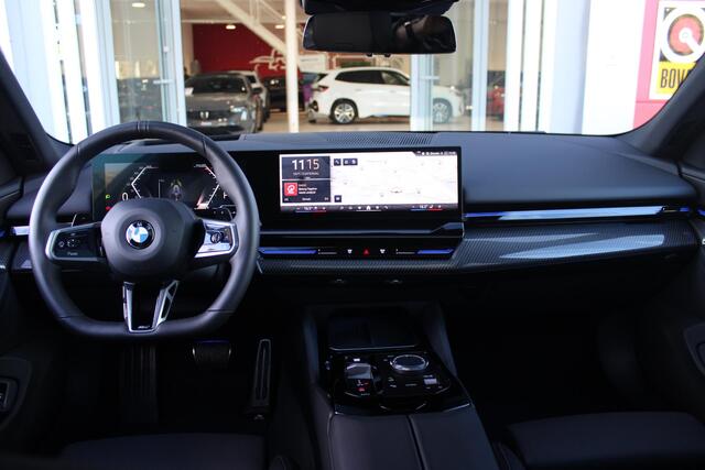 BMW 5-SERIE Touring 520i M-SPORT | PANORAMA DAK | TREKHAAK ELEKTRISCH WEGKLAPBAAR | HARMAN KARDON AUDIO SYSTEM | SHADOW LINE PAKKET | ELEKTRISCH VERSTELBARE VOORSTOELEN MET GEHEUGENFUNCTIE | STOEL VENTILATIE VOOR | STOEL VERWARMING VOOR + ACHTER | 360° CAMERA | DRAADLOZE TELEFOONLADER | STAND VERWARMING | LEDEREN BEKLEDING "VEGANZA ZWART" | WARMTEWEREND GLAS | SPORT CHASSIS "M-TECHNIC" | INNOVATIE PAKKET: (HEAD UP DISPLAY/LIVE NAVIGATIE/INTERIEUR CAMERA/PARKEERSENSOREN VOOR+ACHTER/CONNECTED SERVICES) | DRAADLOZE APPLE CARPLAY/ANDROID AUTO | TRAVEL PAKKET (ELEKTRISCH BEDIENBARE ACHTERKLEP/COMFORT ACCESS/TOEGANG VIA SMARTPHONE) | DODEHOEK DETECTIE | ELEKTRISCH BEDIENBAAR STUURKOLOM |