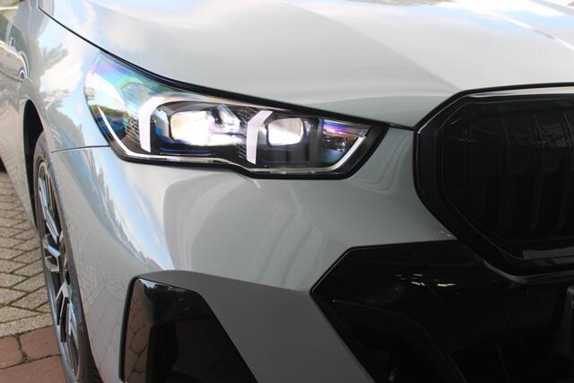BMW 5-SERIE Touring 520i M-SPORT | PANORAMA DAK | TREKHAAK ELEKTRISCH WEGKLAPBAAR | HARMAN KARDON AUDIO SYSTEM | SHADOW LINE PAKKET | ELEKTRISCH VERSTELBARE VOORSTOELEN MET GEHEUGENFUNCTIE | STOEL VENTILATIE VOOR | STOEL VERWARMING VOOR + ACHTER | 360° CAMERA | DRAADLOZE TELEFOONLADER | STAND VERWARMING | LEDEREN BEKLEDING "VEGANZA ZWART" | WARMTEWEREND GLAS | SPORT CHASSIS "M-TECHNIC" | INNOVATIE PAKKET: (HEAD UP DISPLAY/LIVE NAVIGATIE/INTERIEUR CAMERA/PARKEERSENSOREN VOOR+ACHTER/CONNECTED SERVICES) | DRAADLOZE APPLE CARPLAY/ANDROID AUTO | TRAVEL PAKKET (ELEKTRISCH BEDIENBARE ACHTERKLEP/COMFORT ACCESS/TOEGANG VIA SMARTPHONE) | DODEHOEK DETECTIE | ELEKTRISCH BEDIENBAAR STUURKOLOM |