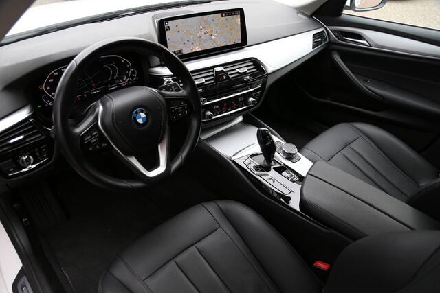 BMW 5-SERIE Touring 530e Executive Livecockpit Prof Leer LED Navi Camera