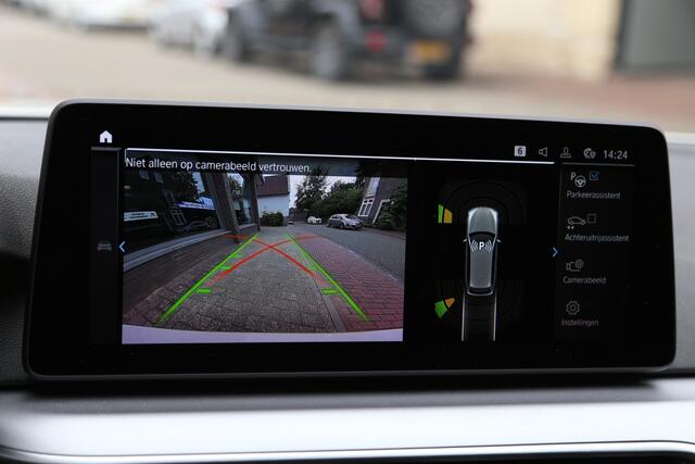 BMW 5-SERIE Touring 530e Executive Livecockpit Prof Leer LED Navi Camera