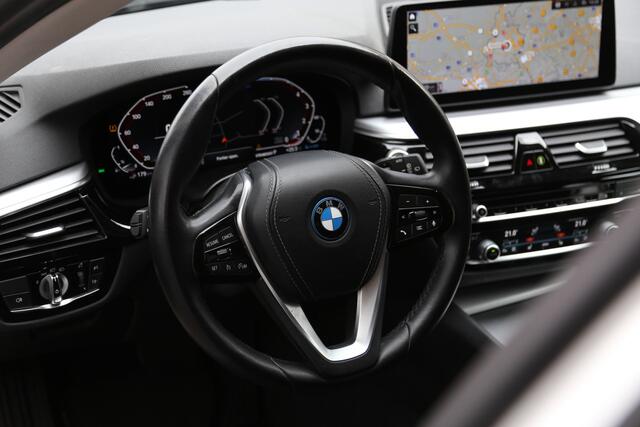 BMW 5-SERIE Touring 530e Executive Livecockpit Prof Leer LED Navi Camera