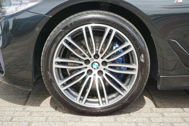 BMW 5-SERIE Touring 530i High Executive | M-Sport | 4WS | PANO |