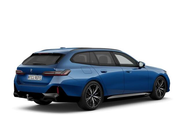 BMW 5-SERIE Touring 530e M Sport Edition | M Sportpakket Pro | Innovation Pack | Travel Pack | Panoramadak