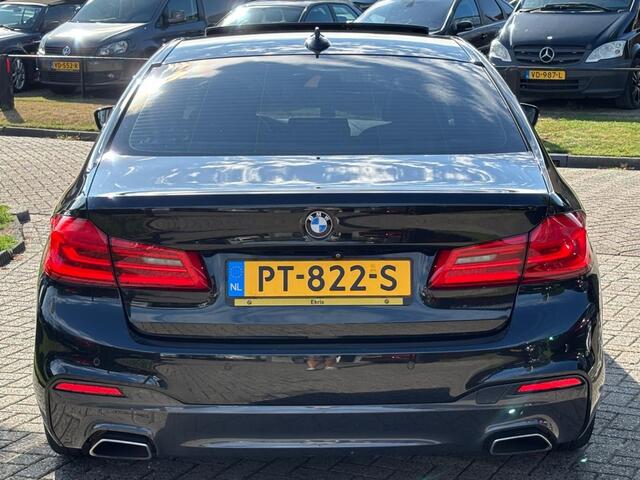 BMW 5-SERIE 520i Sedan 2017 Zwart M-Pakket Schuifdak HUD