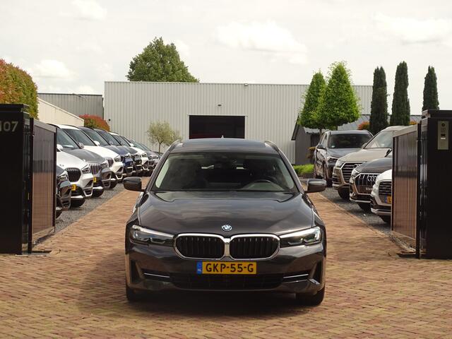 BMW 5-SERIE Touring 530e xDrive Trekhaak Elektrisch | Schuifdak | Topstaat! | All-season