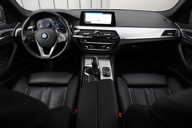 BMW 5-SERIE 520i High Executive Aut8 | 184PK | Panoramadak | Sfeerverlichting | Comfortstoelen + Memory | Vol leder | Zonnenschermen | Camera | 2018.