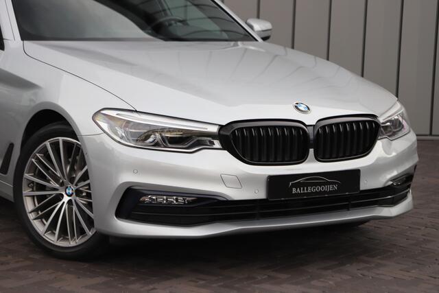 BMW 5-SERIE 520i High Executive Aut8 | 184PK | Panoramadak | Sfeerverlichting | Comfortstoelen + Memory | Vol leder | Zonnenschermen | Camera | 2018.