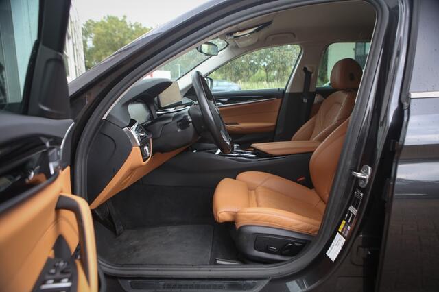 BMW 5-SERIE Touring 530e Bns Edit.+ | Trekhaak | Sfeerverlichting |
