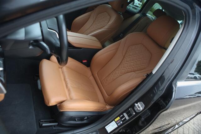 BMW 5-SERIE Touring 530e Bns Edit.+ | Trekhaak | Sfeerverlichting |