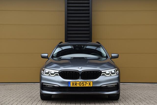 BMW 5-SERIE Touring 520i High Executive Edition * Comfortstoelen * Sfeerverlichting * Comforttoegang * Privecy Glas * Trekhaak *