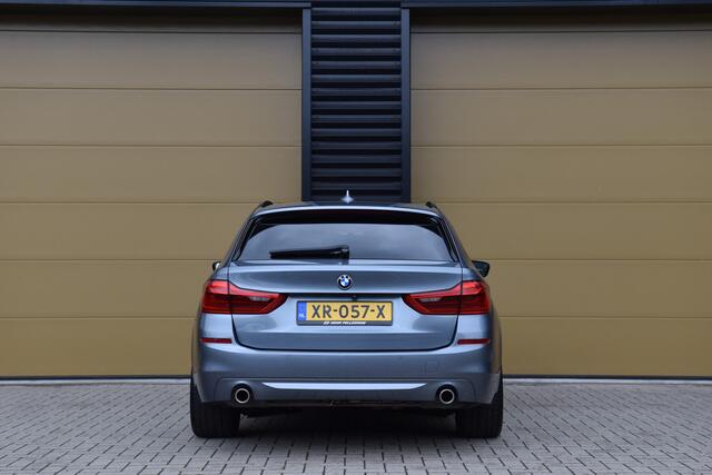BMW 5-SERIE Touring 520i High Executive Edition * Comfortstoelen * Sfeerverlichting * Comforttoegang * Privecy Glas * Trekhaak *