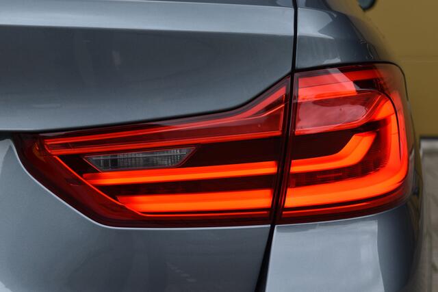 BMW 5-SERIE Touring 520i High Executive Edition * Comfortstoelen * Sfeerverlichting * Comforttoegang * Privecy Glas * Trekhaak *