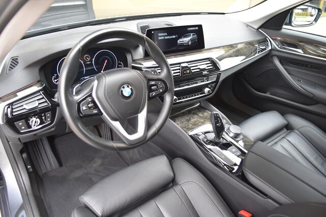 BMW 5-SERIE Touring 520i High Executive Edition * Comfortstoelen * Sfeerverlichting * Comforttoegang * Privecy Glas * Trekhaak *