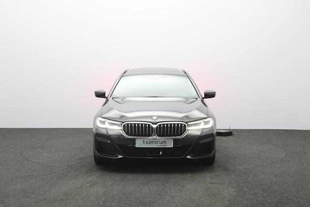 BMW 5-SERIE Touring 530e 293 PK Executive Sensatec M-Sport PHEV, Trekhaak, Panoramadak, Harman/Kardon, Adap. Cruise Control